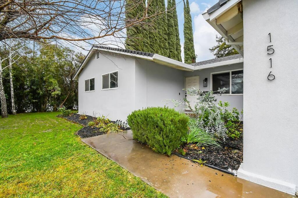 The Charming Home With A Pool Yuba City Bagian luar foto